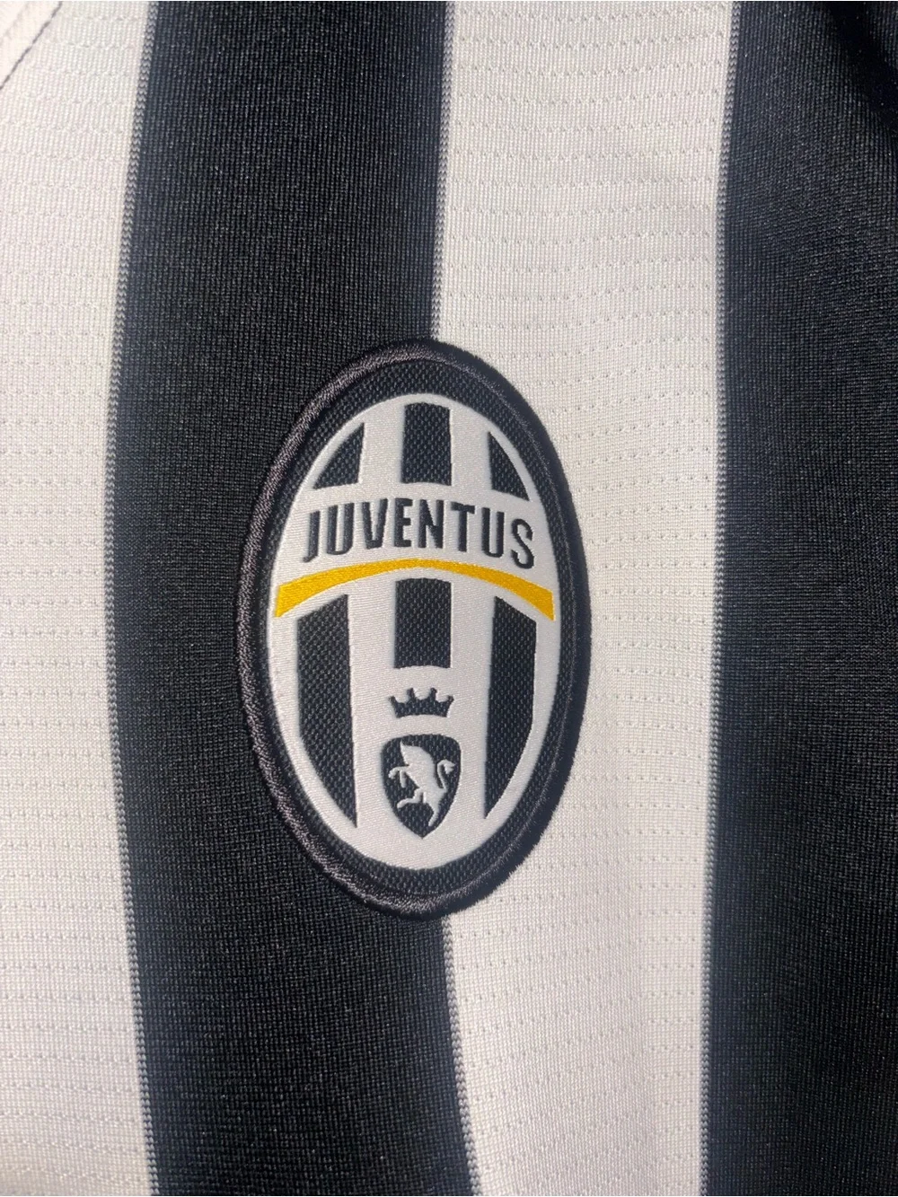 Authentic 2013/14 Nike Juventus Home Jersey - Size M (Flawed Tevez 10)